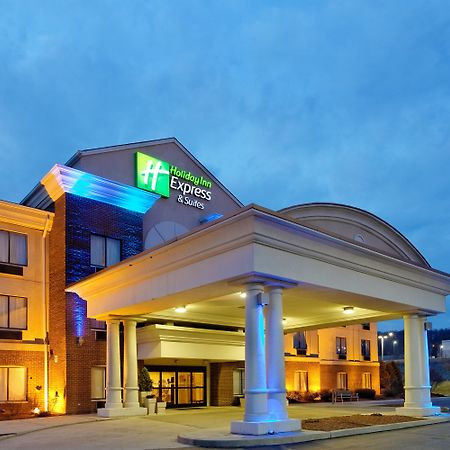 兰开斯特市快捷假日套房酒店 外观 照片
